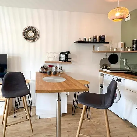 Apartment 1 Bedroom Cozy In