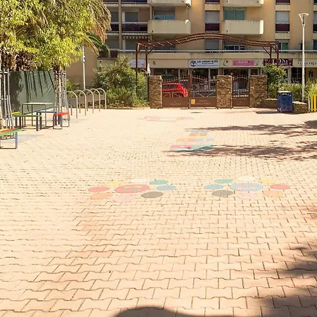 1 Bedroom Cozy In Apartment Cavalaire-sur-Mer
