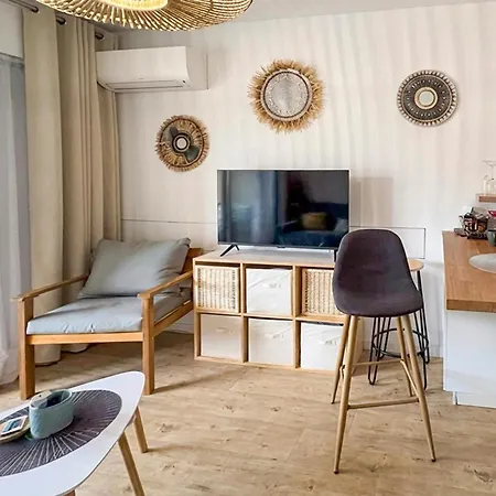 Apartment 1 Bedroom Cozy In *